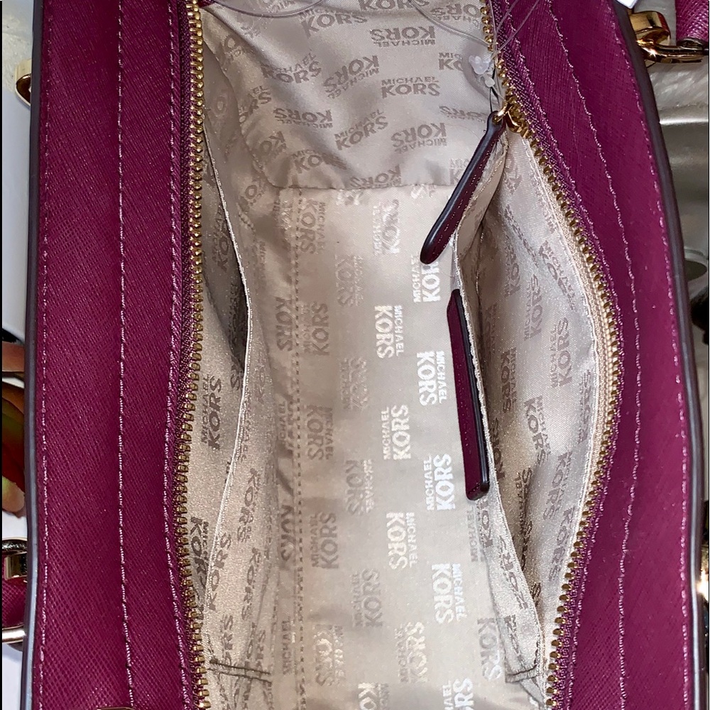 🚫🚫SOLD🚫🚫. MICHEAL KORS SELMA TWO WAY BAG - Picture 5 of 8